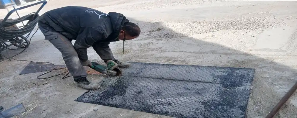 عملیات نصب الواتور و درپوش چاله الواتور در کارخانه خوراک شرکت ملاردشیر