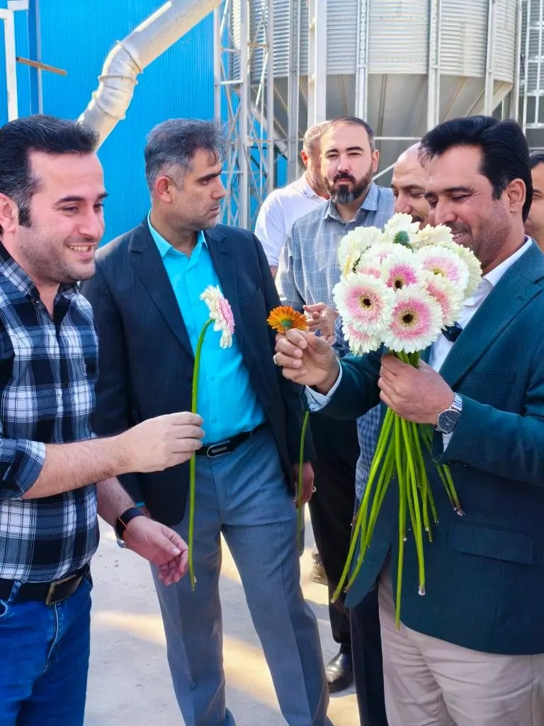 کارگران خط مقدم امنیت غذایی؛ قدردانی مدیرعامل ملارد شیر در روز کارگر