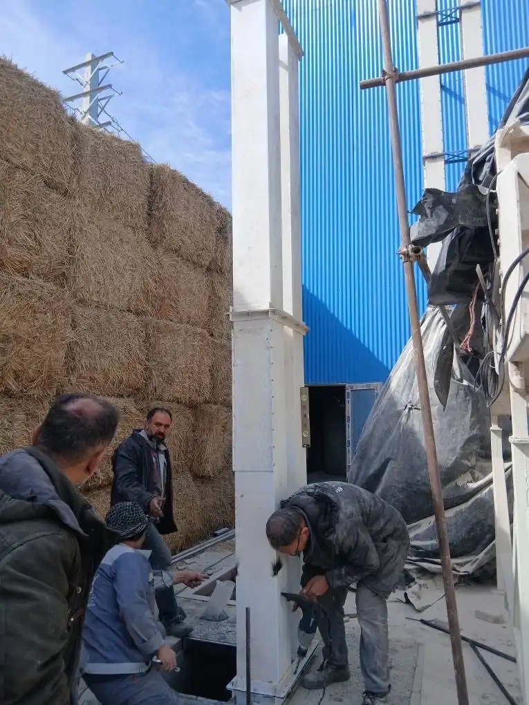 عملیات نصب الواتور و درپوش چاله الواتور در کارخانه خوراک شرکت ملاردشیر