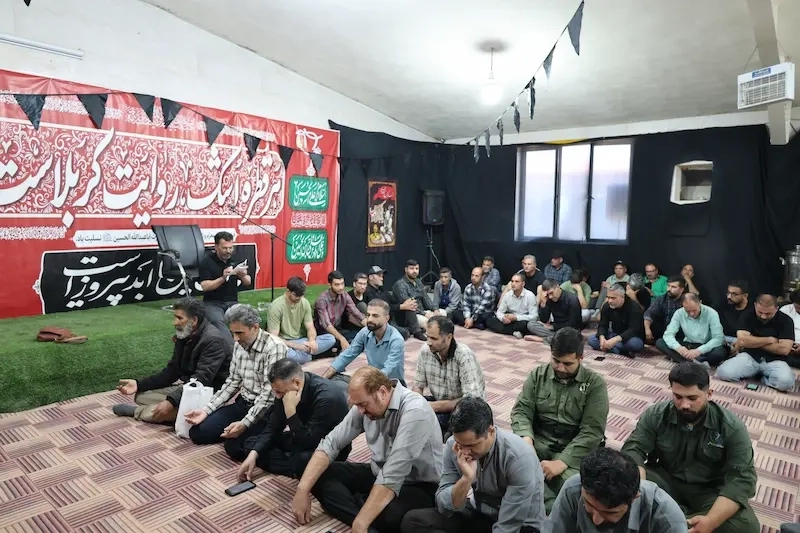 برگزاری آیین قرائت زیارت عاشورا در نخستین روز ماه محرم در شرکت ملارد شیر
