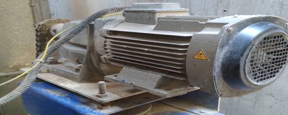 عملیات سرویس و نگهداری الکتروموتور گیربکس الواتور هاپر 500 در کارخانه تمام‌اتوماتیک ملاردشیر