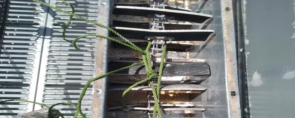 عملیات سرویس زنجیر چن‌کانوایر شارژ سیلوهای جو و ذرت در کارخانه تمام‌اتوماتیک ملاردشیر