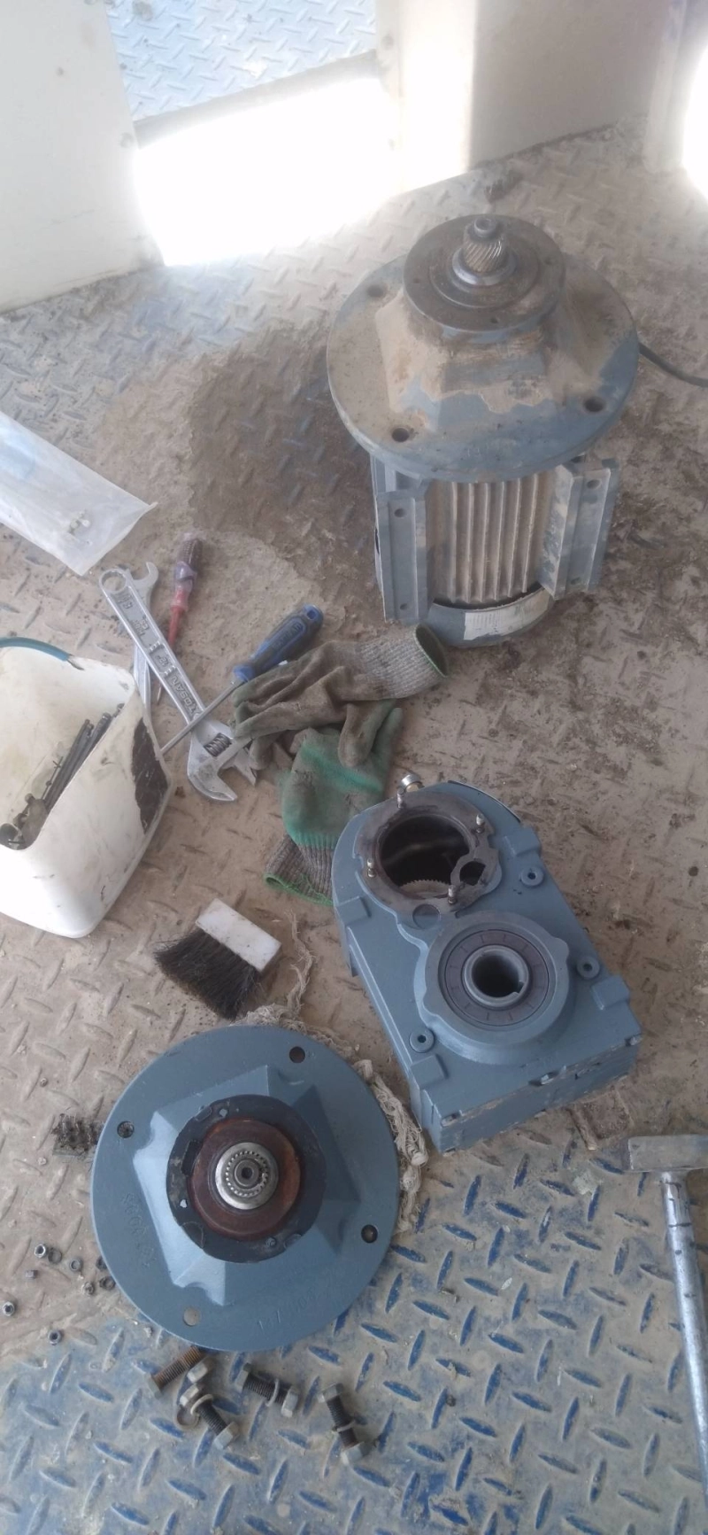 ارتقای پایداری خط تولید با نصب موتور گیربکس در الواتور A2 2